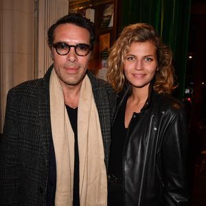 Nicolas Bedos et sa compagne Pauline Desmonts - Cocktail pour la sortie du livre de Michel Denisot " On peut rire de tout, sauf en mangeant de la semoule" aux Deux Magots à Paris le 15 mars 2023. © Veeren/ Bestimage