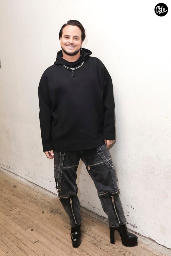 Le chorégraphe Yanis Marshall dans les coulisses de l'émission "TPMP" ("Touche Pas à Mon Poste"), présentée par C. Hanouna et diffusée en direct sur C8 le 26 janvier.

© Jack Tribeca / Bestimgae