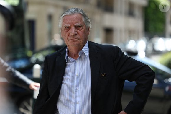 Patrice Duhamel assistant à la cérémonie d'enterrement de Daniel Bilalian à l'église Saint-Pierre de Neuilly-sur-Seine, près de Paris, France, le 22 mai 2025. Le journaliste, présentateur et animateur de télévision français Daniel Bilalian est décédé le 14 mai 2025 à l'âge de 78 ans. Photo par Raphael Lafargue/ABACAPRESS.COM