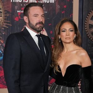 Ben Affleck et Jennifer Lopez lors de la première à Los Angeles du film Amazon MGM Studios' This Is Me...Now : A Love Story Los Angeles Premiere au Dolby Theatre à Hollywood, Los Angeles, CA, USA le mardi 13 février 2024. Photo par Sthanlee B. Mirador/SPUS/ABACAPRESS.COM