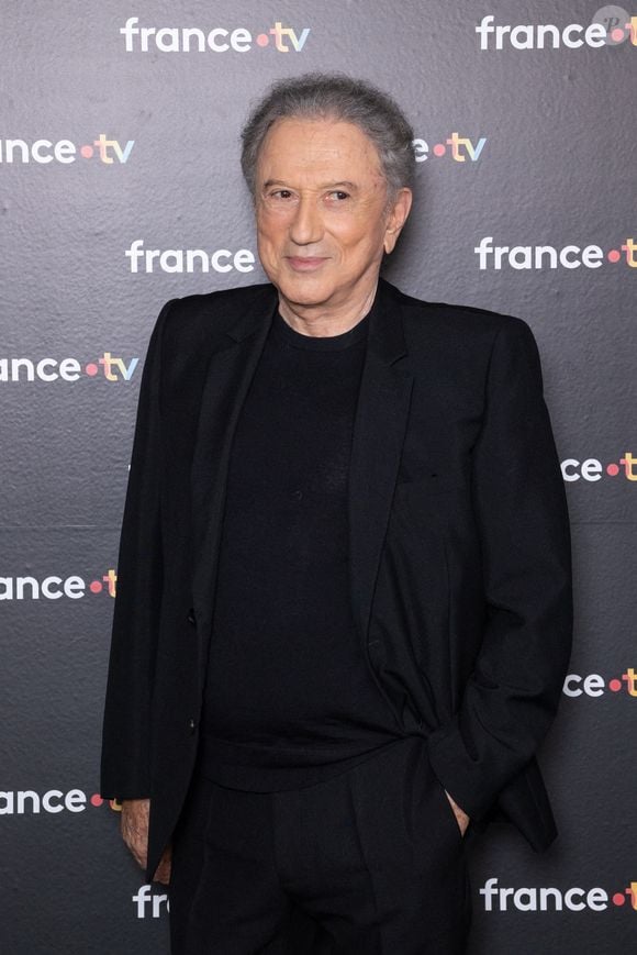 Michel Drucker assiste à la conférence de presse de France TV le 04 septembre 2024 à Paris, France. Photo par Nasser Berzane/ABACAPRESS.COM