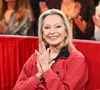 En la qualifiant de "ma jolie Jeanne" et en saluant sa capacité à avoir "relevé le défi en un temps record", la chanteuse a fait preuve d'une grande reconnaissance à son égard.

Exclusif - Véronique Sanson - Enregistrement de l'émission Vivement dimanche au studio Rive gauche, presentée par Michel Drucker le 13 ami 2025. Diffusion sur France 3 le 18/05/2025. © Guillaume Gaffiot/Bestimage