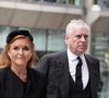 Sarah Ferguson pourrait perdre son titre de duchesse d'York.

Sarah, duchesse d'York et le prince Andrew arrivent à la messe de requiem pour la duchesse de Kent, à la cathédrale de Westminster, au centre de Londres. Photo by Jordan Pettitt/PA Wire/ABACAPRESS.COM