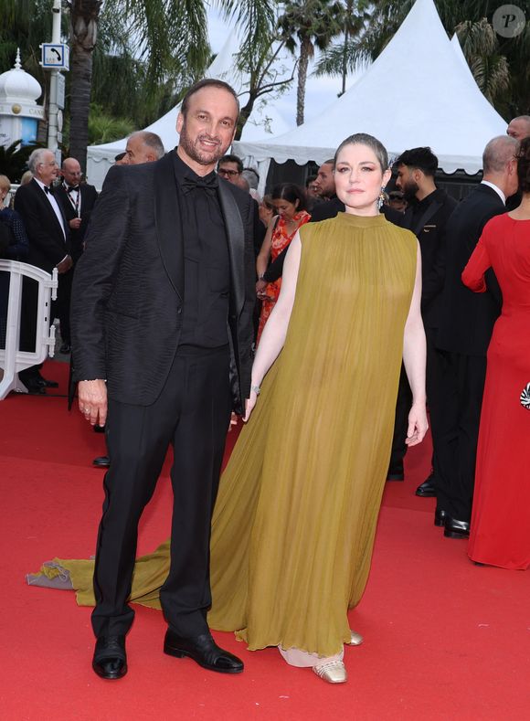 Il y a un an jour pour jour, Emilie Dequenne et Michel Ferracci foulaient le tapis rouge du festival...

Emilie Dequenne et Michel Ferracci - Montée des marches du film « Le deuxième acte » pour la cérémonie d’ouverture du 77ème Festival International du Film de Cannes, au Palais des Festivals à Cannes. Le 14 mai 2024 Agence / Bestimage