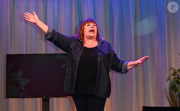 Exclusif - Michèle Bernier - 100ème de la pièce "Je préfère qu'on reste ensemble" au Théâtre des Variétés à Paris le 12 janvier 2023. © Coadic Guirec/Bestimage