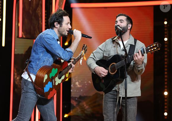 Vianney et Kendji Girac - Les personnalités se mobilisent lors de la 37ème édition du Téléthon sur le plateau de France 2, avec pour parrain Vianney. Cette année, 80,6 millions de dons ont été promis. Le 9 décembre 2023.  © Coadic Guirec / Bestimage