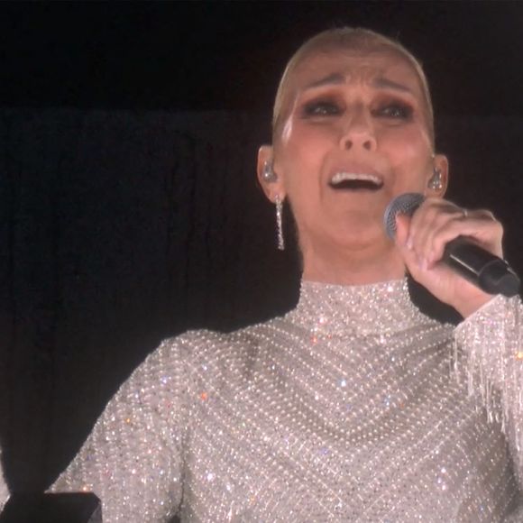 Celine Dion chante depuis le premier étage de la Tour Eiffel, L’hymne à l’amour, d’Édith Piaf - Cérémonie d'ouverture des Jeux Olympiques (JO) de Paris 2024.
© Capture France TV via Bestimage