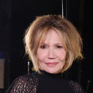 Avec sa mère aujourd'hui, celle qui est à nouveau célibataire s'y sent "tranquille et en paix". 

Exclusif - Clémentine Célarié lors de l'enregistrement de l'émission "Olympiascope" au théâtre Antoine, présentée par B.Montiel et diffusée le 2 mai 2025 sur Olympia TV, au théâtre Antoine à Paris, France, le 18 février 2025. © Denis Guignebourg/Bestimage