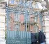 Un déménagement colossal est actuellement en cours pour trier et vider cinquante ans d'archives et de souvenirs.

Exclusif - Nouvelle perquisition dans la villa de Jean-Marie Le Pen au domaine de Montretout à Saint-Cloud le 16 février 2016.