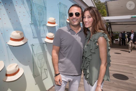 Le couple a choisi un prénom aux consonances tahitiennes.

Arthur (Jacques Essebag) et sa compagne Mareva Galanter au village lors de la finale homme des internationaux de France de Roland Garros à Paris, le 11 juin 2017. © Dominique Jacovides - Cyril Moreau/ Bestimage
