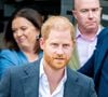 Les inscrire dans une école britannique comptait beaucoup pour lui, et Archie et Lilibet s’y plaisent.

Le prince Harry, duc de Sussex et Meghan Markle, duchesse de Sussex, lors de la visite de l'association caritative pour la jeunesse et la communauté 'The Community Recording Studio' dans le quartier de St Ann’s à Nottingham le 15 octobre 2026.

Photo : Backgrid USA / Bestimage