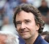 Déjà incontournable dans l'univers du luxe, Antoine Arnault, le fils de Bernard Arnault, se lance à l'assaut du monde du football en s'emparant de la présidence du Paris FC. 

Antoine Arnault - Célébrités lors du match de football de Ligue 1 McDonald's entre le Paris FC contre Metz (3-2) au stade Jean Bouin à Paris le 31 aout 2025. © Mitchof/PsnewZ/Bestimage