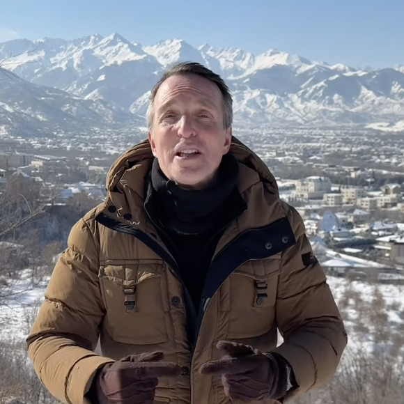 Elle se déroule en effet au Kazakhstan.

Stéphane Rotenberg présente la nouvelle édition de Pékin Express qui se déroulera au Kazakhstan Photo DR