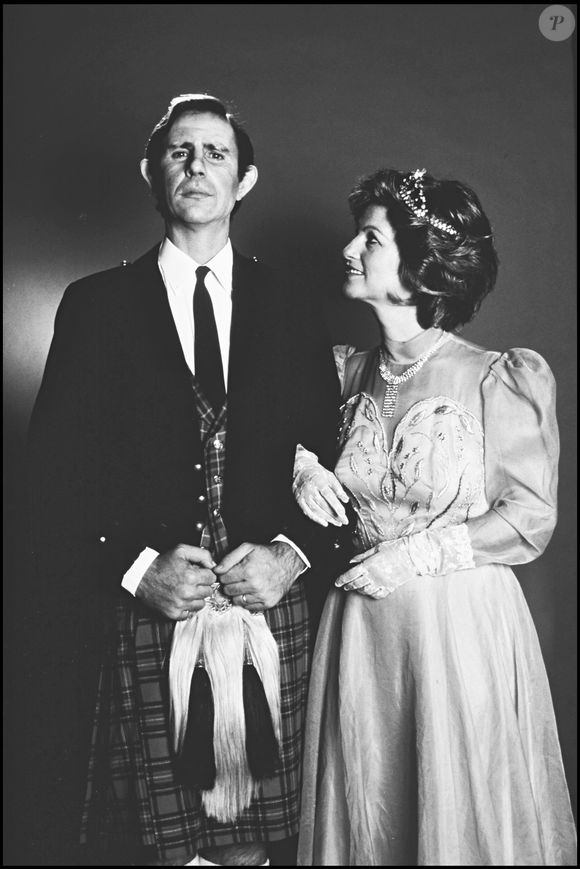 Archives - Patrick Simpson Jones et Evelyne Leclercq déguisés en Prince Charles et Lady Diana à l'émission *Sébastien c'est fou* 15 14/11/1988 Charriau / Bestimage