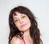 Selon nos confrères de "Paris Match", Jean-Pierre Hasson se souvient : "Isabelle Mergault, c’était la jeune femme de ma vie". 

Archives - Isabelle Mergault sur le plateau de l'émission "Les Grands du Rire", le 27 septembre 2012 - Isabelle Mergault, décédée à l'âge de 67 ans des suites d'un cancer, le 20 mars 2026. MPP / Bestimage
