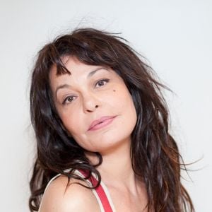 Selon nos confrères de "Paris Match", Jean-Pierre Hasson se souvient : "Isabelle Mergault, c’était la jeune femme de ma vie". 

Archives - Isabelle Mergault sur le plateau de l'émission "Les Grands du Rire", le 27 septembre 2012 - Isabelle Mergault, décédée à l'âge de 67 ans des suites d'un cancer, le 20 mars 2026. MPP / Bestimage