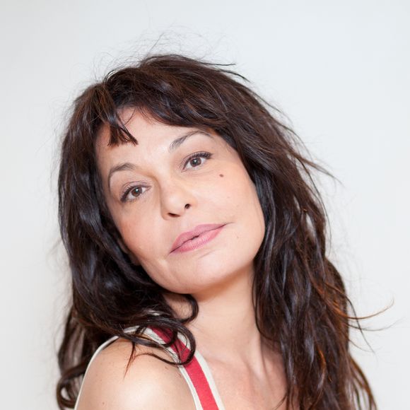 Selon nos confrères de "Paris Match", Jean-Pierre Hasson se souvient : "Isabelle Mergault, c’était la jeune femme de ma vie". 

Archives - Isabelle Mergault sur le plateau de l'émission "Les Grands du Rire", le 27 septembre 2012 - Isabelle Mergault, décédée à l'âge de 67 ans des suites d'un cancer, le 20 mars 2026. MPP / Bestimage