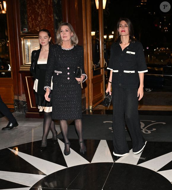 La princesse Alexandra de Hanovre, la princesse Caroline de Hanovre (La princesse a troqué sa chevelure argenté contre un blond cendré), Charlotte Casiraghi lors de la cérémonie de proclamation de l'édition 2024 des Prix de la Fondation Prince Pierre à l'opéra Garnier à Monaco, le 8 octobre 2024. © Bruno Bebert / Bestimage