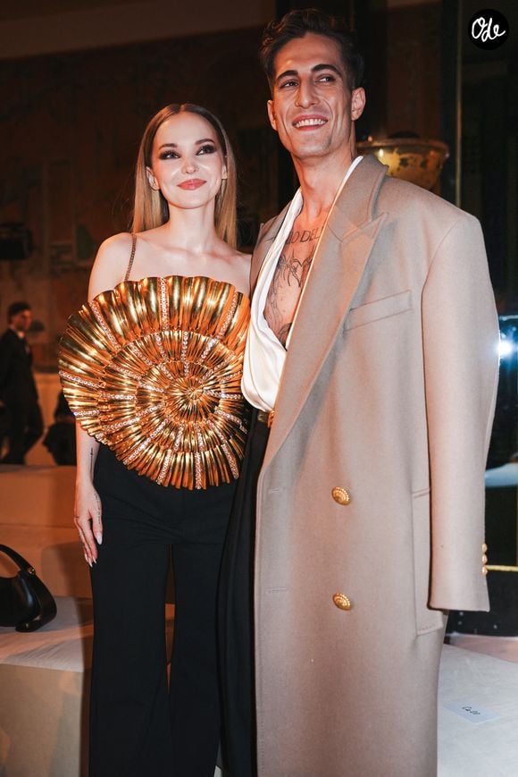 Damiano David et Dove Cameron, en couple depuis 2023, avaient annoncé leurs fiançailles sur les réseaux sociaux en janvier 2026.

Dove Cameron et son compagnon Damiano David -au défilé de mode printemps-été 2025 "Balmain" lors de la fashion week de Paris, le 25 septembre 2024

© Lucia Sabatelli / Bestimage
