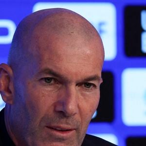 Le sélectionneur de l'équipe de France de football Zinédine Zidane lors d'une conférence de presse pour dévoiler le groupe retenu pour les prochains matchs de la Ligue des nations au siège de la FFF à Paris, France, le 18 septembre 2026. © Michael Baucher / Psnewz/Bestimage