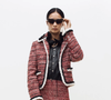 Pour l'occasion, la maison Chanel surprend en intégrant un accessoire d'écolier inattendu dans sa Pré-collection Automne-Hiver 2026.  

Pré Collection Automne Hiver 2026