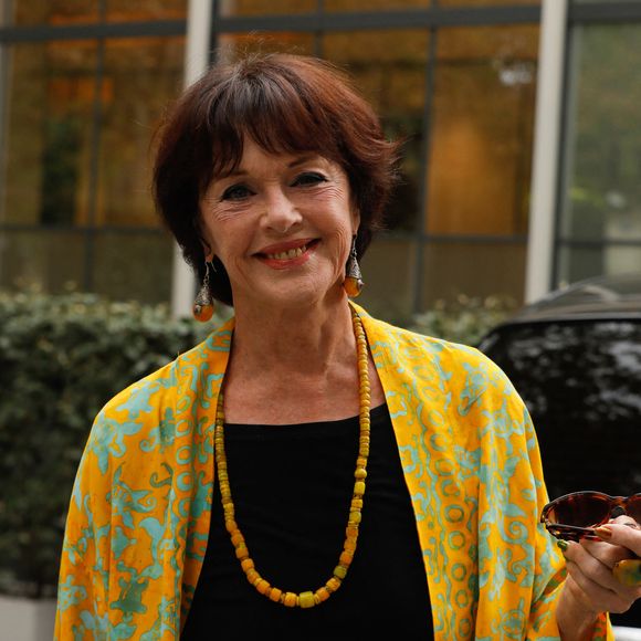 Anny Duperey - Arrivées à l'enregistrement de l'émission "Vivement Dimanche" au Studio Gabriel à Paris, France, le 23 août 2022, qui sera diffusée le 28 août sur France 3. © Christophe Clovis/Bestimage