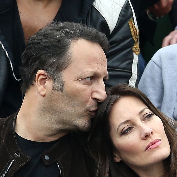 Arthur (Jacques Essebag) et sa compagne Mareva Galanter dans les tribunes de la finale homme des internationaux de France de Roland Garros à Paris le 5 juin 2016. © Moreau-Jacovides / Bestimage