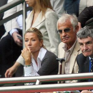L'acteur Jean-Paul Belmondo et sa femme Natty assistent à la Coupe du Monde de Rugby IRB 2007, Poule D, France vs Géorgie, au Stade Vélodrome, Marseille le 30 septembre 2007. Photo by Morton-Nebinger/Cameleon/ABACAPRESS.COM