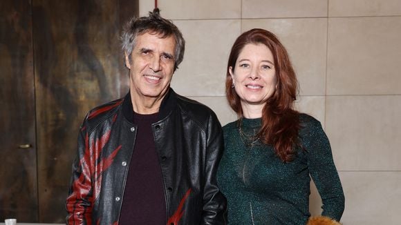 "Est-ce que c'est la différence d'âge ?" : Julien Clerc conserve une habitude peu commune avec sa femme Hélène