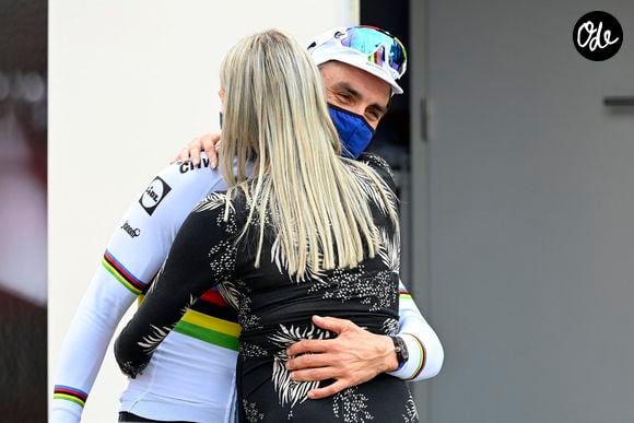 Le cycliste français Julian Alaphilippe remporte sa troisième Flèche Wallonne à Huy en Belgique, le 21 avril 2021, après ses précédentes victoires en 2018 et 2019. 

© Photo News / Panoramic / Bestimage