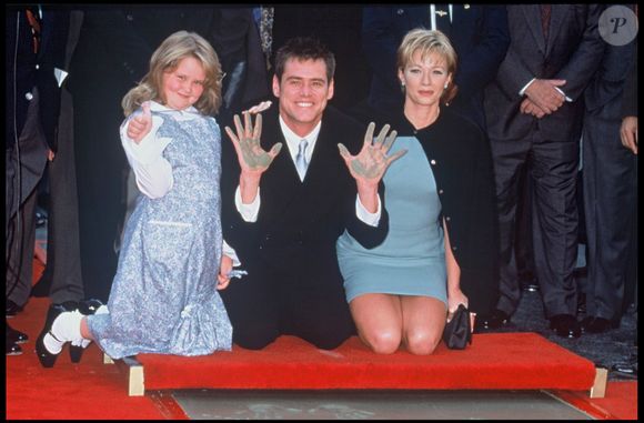 Jim Carrey avec son ex Lauren Holly et sa fille Jane en 1995. © ALPHA AGENCY / BESTIMAGE