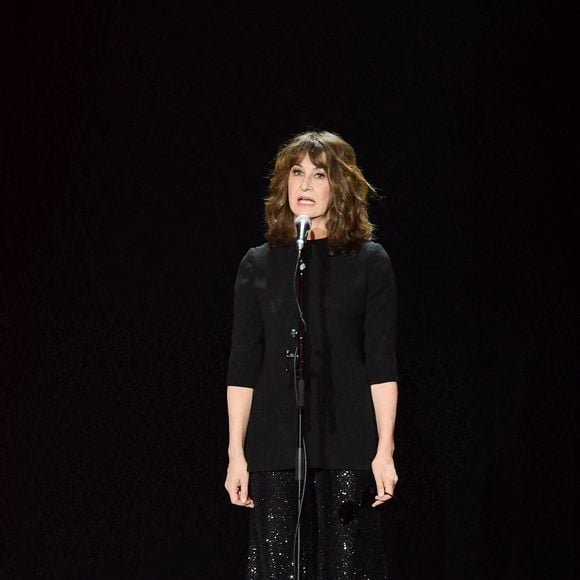 Valérie Lemercier au défilé de mode Haute-Couture automne-hiver 2022-2023 "Stéphane Rolland" au théâtre du Chatelet à Paris le 5 juillet 2022.

© Rachid Bellak / Bestimage