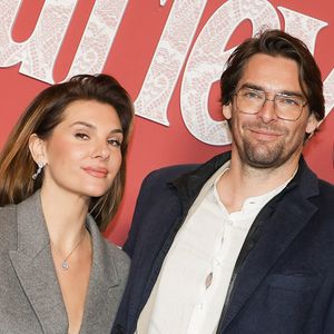 Et ce n'est pas tout à fait le pas le cas de son fils Marius né en juin 2021. En couple avec Alice Detollenaere depuis 2019, Camille Lacourt regrettait de voir sa progéniture craindre l'eau. Mais ça, c'était avant. 

Camille Lacourt et Alice Detollenaere à l'avant-première du film "Hurlevent" au Grand Rex à Paris le 2 février 2026. 

© Coadic Guirec/Bestimage