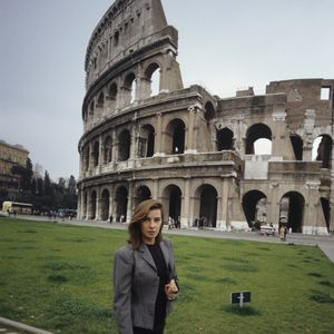 En Italie, à Rome, Patricia Millardet posant en février 1990.  © Michel Croizard via Bestimage