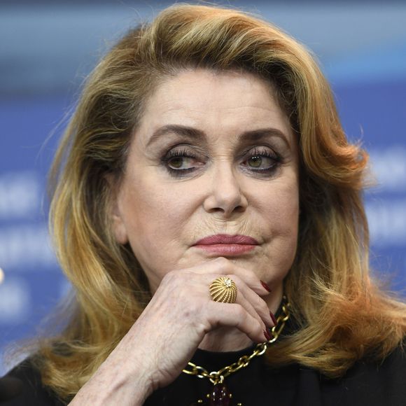 Catherine Deneuve a vécu un drame familial qui l’a profondément marquée.

Catherine Deneuve lors de la conférence de presse du film "L'adieu à la nuit" au 69ème Festival International du Film de Berlin, La Berlinale.
© Future-Image via ZUMA Press / Bestimage