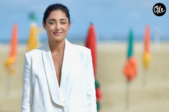 La présidente du jury, Golshifteh Farahani, pose lors d'une séance photo sur la plage dans le cadre du 51e Festival du cinéma américain de Deauville, le 8 septembre 2025 à Deauville, en France. Photo de Franck Castel/ABACAPRESS.COM