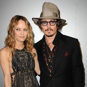 Celle qui a eu ses deux enfants avec l'acteur américain Johnny Depp peut être fière d'annoncer que son fils Jack Depp signe un morceau de son nouvel album...

Johnny Depp et son ex épouse Vanessa Paradis à la soirée Chanel organisée sous la tente Canal + TV lors du 63ème Festival de Cannes à Cannes, France, le 18 mai 2010. Photo Hahn-Nebinger-Orban/Abaca