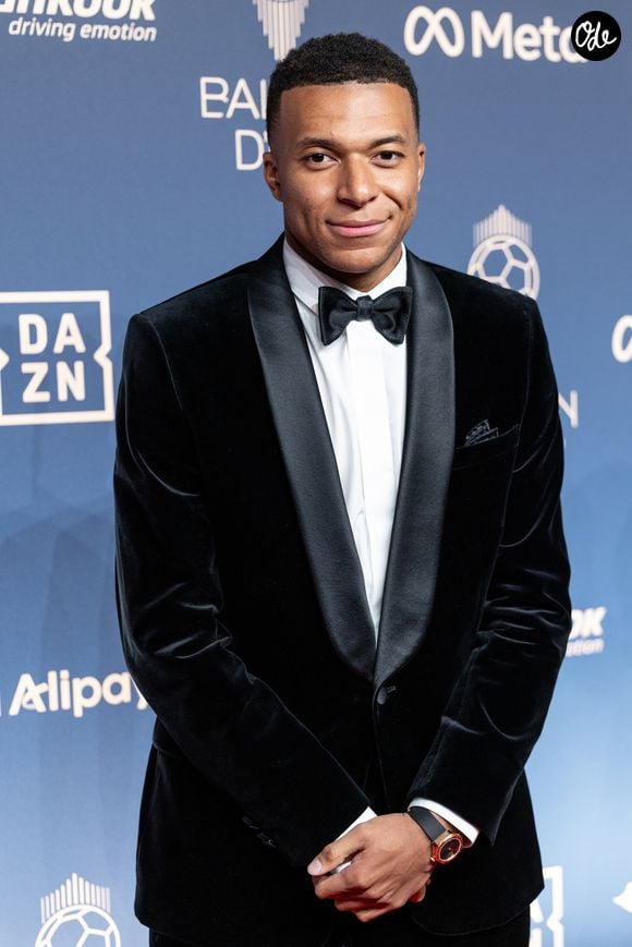 Kylian Mbappé à la 70e cérémonie du Ballon d'or au Palladium Theatre à Londres, en Angleterre. © Cyril Moreau / Bestimage
