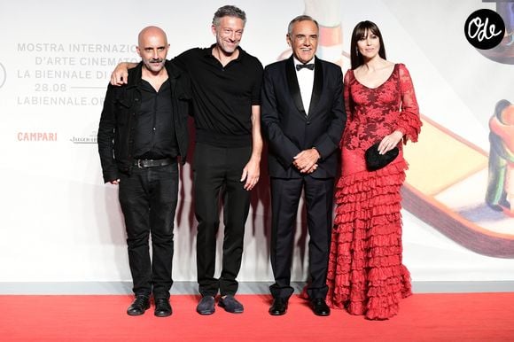 Malheureusement, sa projection au Festival de Cannes avait provoqué un scandale et des réactions très critiques.

Gaspar Noé, Vincent Cassel, Alberto Barbera et Monica Bellucci - Red Carpet du film "Irrerversible" en version Integrale lors du 76ème Festival du Film de Venise, la Mostra à Venise en Italie le31 Août 2019.

© Bestimage