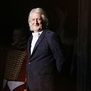 "C'est un très gros camion, on a eu des problèmes parce que nous sommes dans une petite commune et au niveau du passage du camion, c'était compliqué", assure-t-elle.

Exclusif - Patrick Sébastien - Spectacle "Le plus grand cabaret du monde" présenté par Patrick Sébastien au Dôme de Paris le 5 novembre 2021. © Bahi/Bestimage