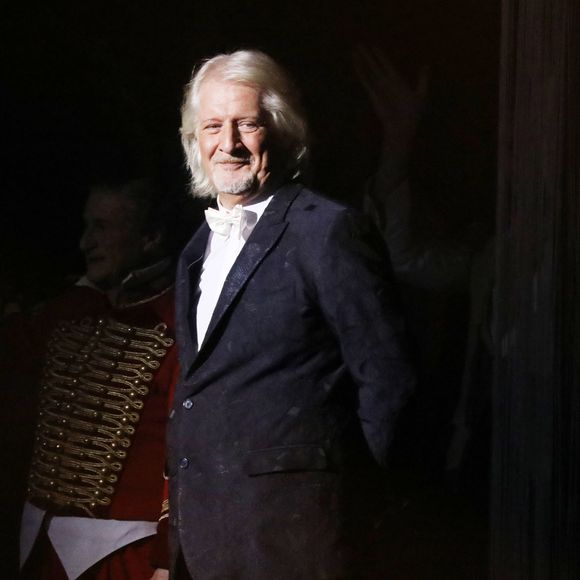 "C'est un très gros camion, on a eu des problèmes parce que nous sommes dans une petite commune et au niveau du passage du camion, c'était compliqué", assure-t-elle.

Exclusif - Patrick Sébastien - Spectacle "Le plus grand cabaret du monde" présenté par Patrick Sébastien au Dôme de Paris le 5 novembre 2021. © Bahi/Bestimage