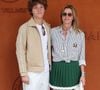 Le jeune homme, 19 ans, a eu son bac avec mention l'an dernier.
Sarah Poniatowski (Lavoine) et son fils Roman - Les célébrités au village lors des Internationaux de France de Tennis de Roland Garros le 1er juin 2025. © Dominique Jacovides / Bestimage