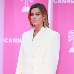 Le baby bump de Fauve Hautot n'avait échappé à personne pendant la 15e saison de Danse avec les stars.

Fauve Hautot à la 8ème édition du festival CANNESERIES à Cannes lundi 28 avril 2025. © Christophe Aubert via Bestimage