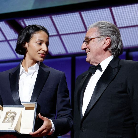Nadia Melliti (prix d’interprétation féminine pour “La petite dernière”), Daniel Auteuil lors de la cérémonie de clôture de la 78ème édition du festival international du film de Cannes le 24 mai 2025.

© Moreau / Jacovides / Bestimage