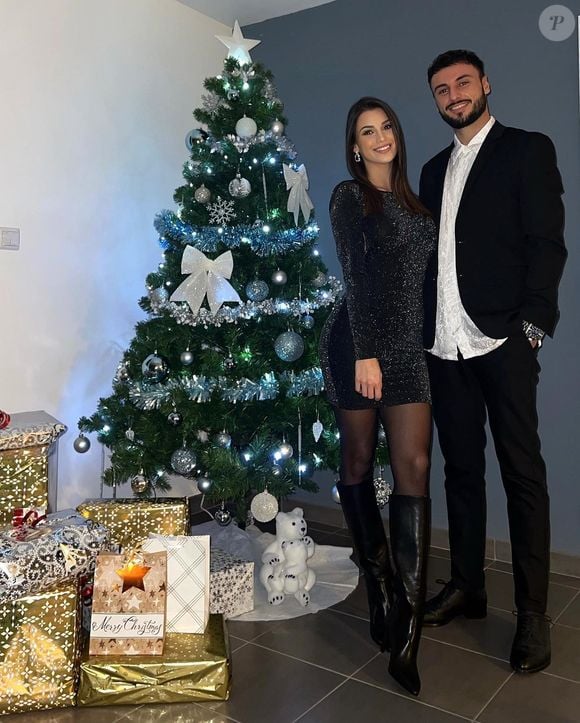 Jonathan Clauss vient de célébrer son union avec Pauline Djihanian avec leurs proches

Jonathan Clauss et sa compagne Pauline