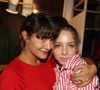 Elle a une fille unique, Nina.

Emma de Caunes et sa fille Nina Blanc-Francard (fille de Sinclair) - Soirée "Tricolore Party" pour célébrer le 65ème anniversaire du Thermolactyl de Damart à la Maison Molière à Paris le 13 septembre 2018. © Denis Guignebourg/Bestimage