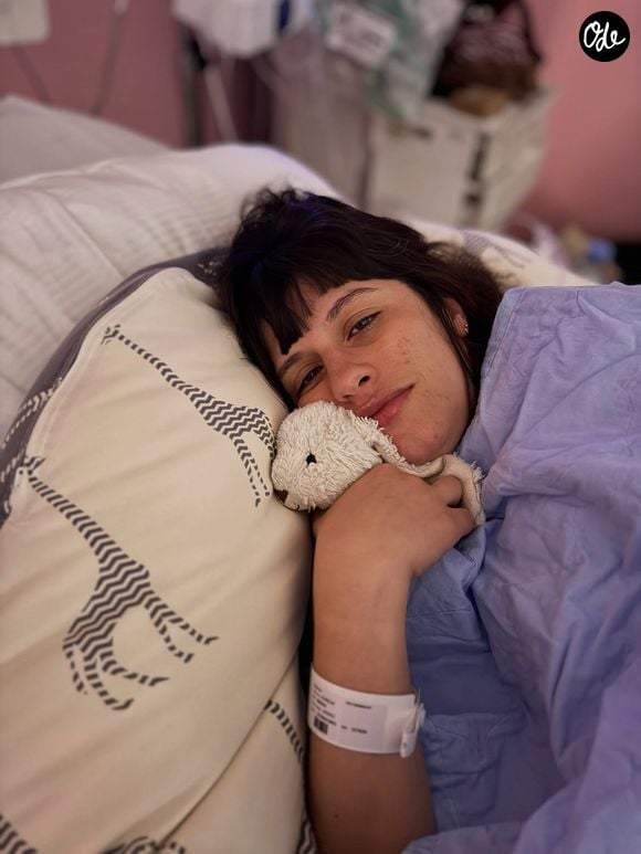 Certains clichés dévoilent pour la première fois la jeune femme enceinte.

Lulu Gainsbourg a partagé d'adorables images de sa compagne Aurélie. Capture d'écran Instagram