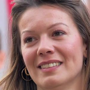 Elle est revenue sur sa relation conflictuelle mais respectueuse avec Cyril Lignac, soulevant les critiques qu'il lui avait adressées.
M6 a diffusé ce 11 décembre 2025 la finale du saison 14 du "Meilleur pâtissier" : elle s'est conclue par la victoire de Margaux. Capture d'écran M6 / Le Meilleur pâtissier
