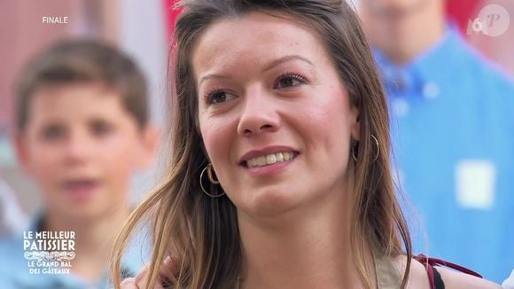 Elle est revenue sur sa relation conflictuelle mais respectueuse avec Cyril Lignac, soulevant les critiques qu'il lui avait adressées.

M6 a diffusé ce 11 décembre 2025 la finale du saison 14 du "Meilleur pâtissier" : elle s'est conclue par la victoire de Margaux. Capture d'écran M6 / Le Meilleur pâtissier