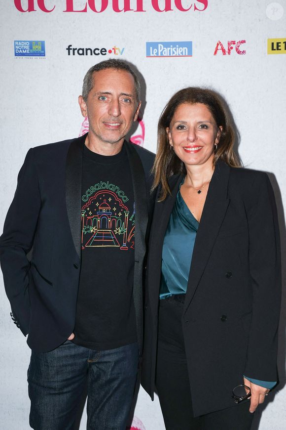 Gad Elmaleh et sa sœur Judith Elmaleh assistent à la comédie musicale 'Bernadette de Lourdes' au Dôme de Paris à Paris, France, le 21 septembre 2023. Photo by ABACAPRESS.COM